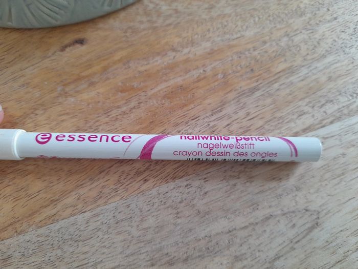Crayon dessin des ongles Essence - photo numéro 2
