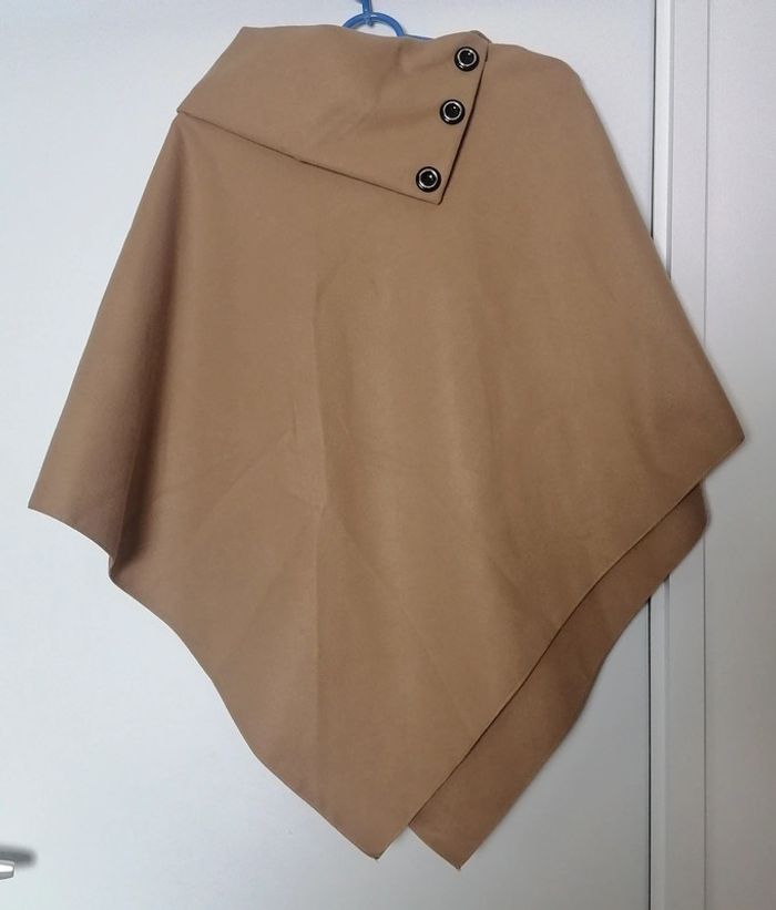 Cape en laine beige Taille Unique - photo numéro 7