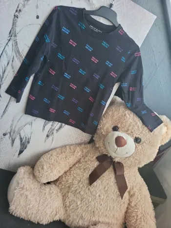 T shirt neuf 8ans