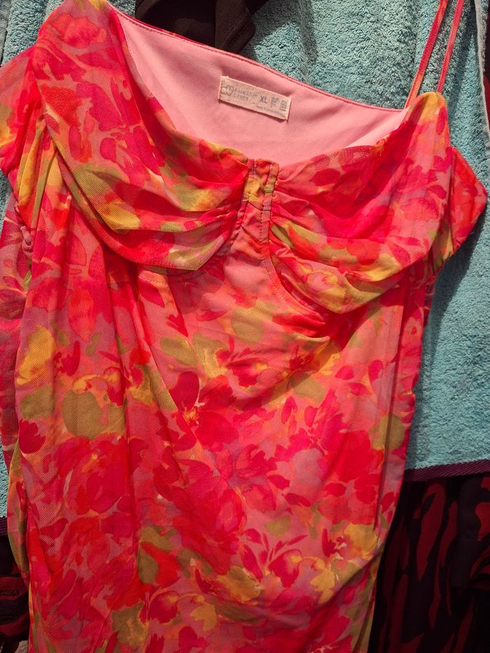 Robe fleurie et coloré - photo numéro 3