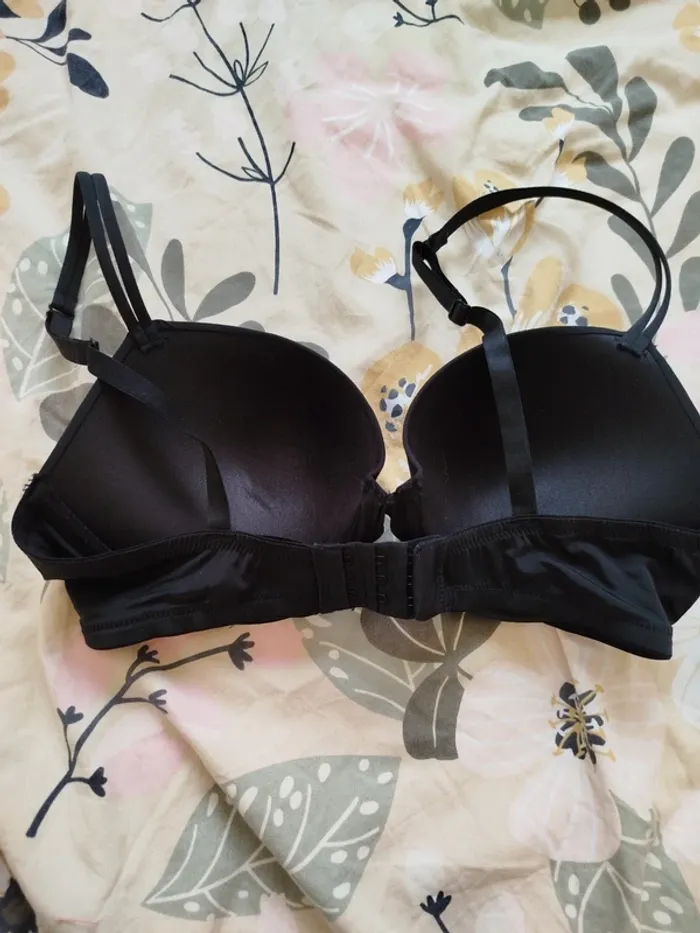 Soutien gorge neuf - photo numéro 3