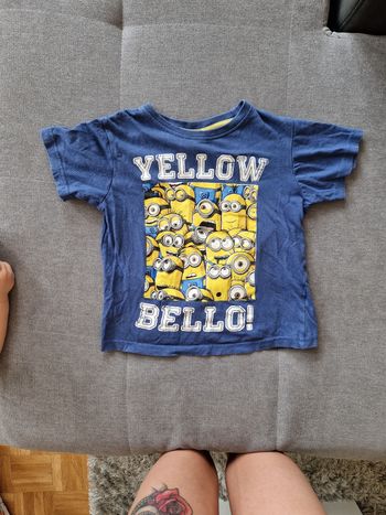 T-shirt minions taille 104/110