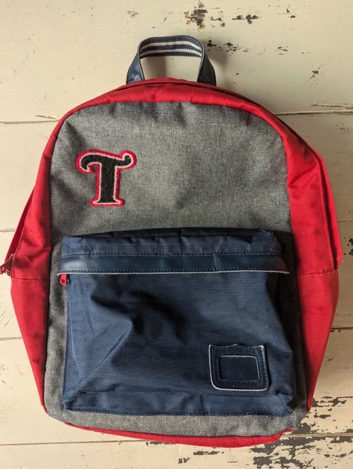 Sac à dos Tann's rouge, bleu et gris brodé T – modèle T'max