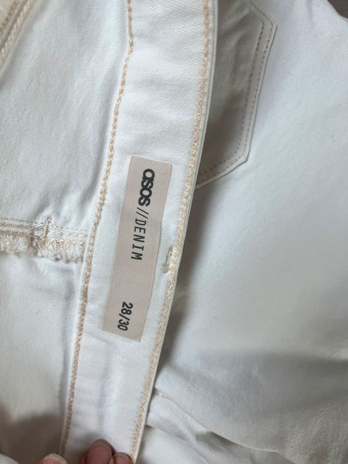 Jean blanc Asos neuf 28/30 - photo numéro 2
