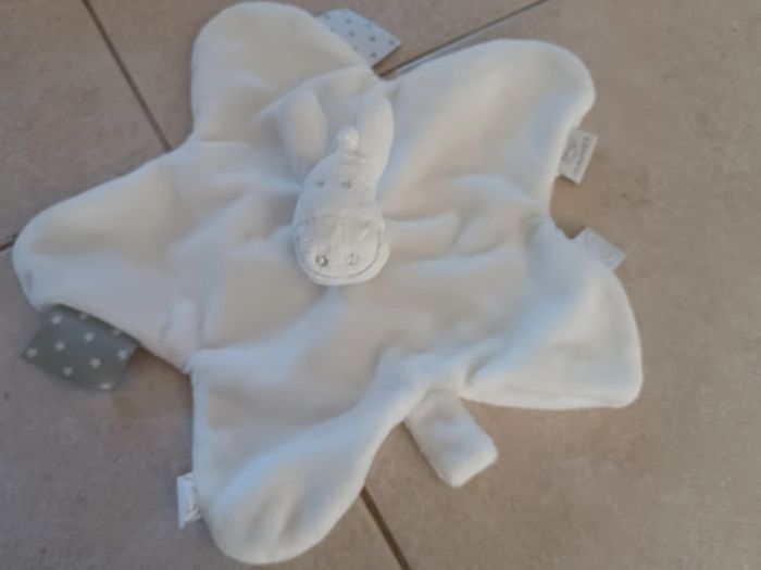 Doudou Noukie's plat Paco blanc