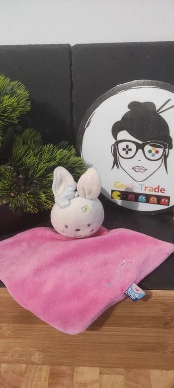 Doudou plat lapin blanc rose sucre d'orge noeud fleur bleu vert Joue Coeur Jaune