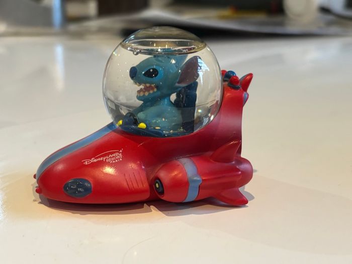 Snowglobe stitch dans son vaisseau - photo numéro 7