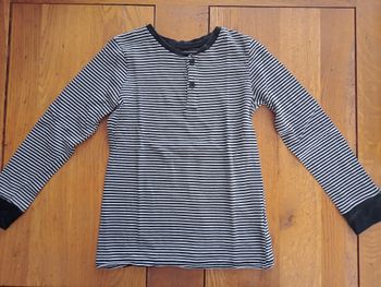 T-SHIRT NEUF 6- 8 ANS