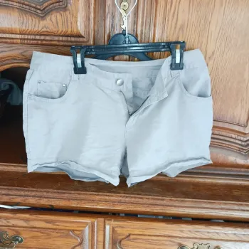 Short taille 38/ m k woman