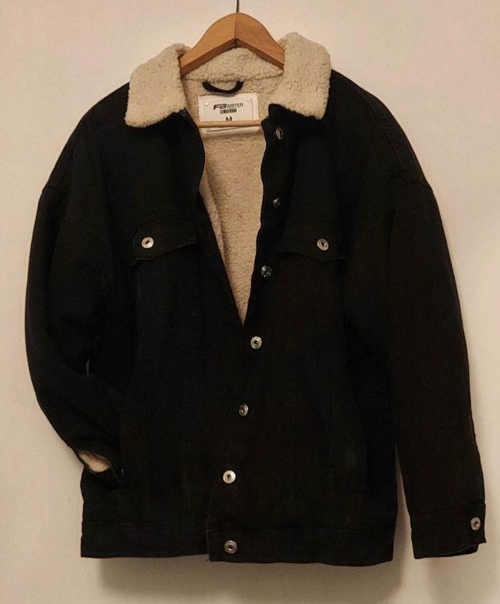 Veste Trucker Velours 90's
Consulter >
Sherpa -Noir
M/38