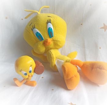 Peluche plush titi Grosminet allongé couché Looney Tunes toons figurine massue masse marteau