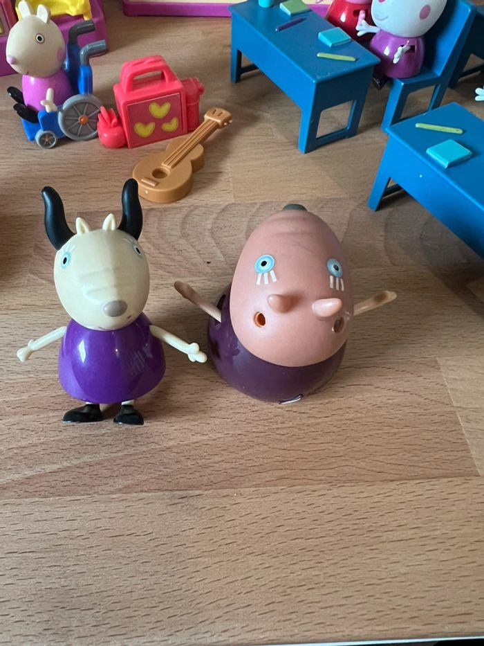 École + salle de classe Peppa pig - photo numéro 5