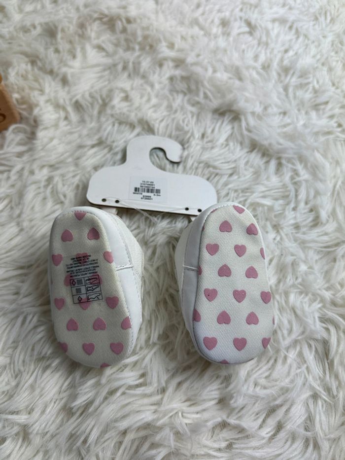 Paire de chaussures bébé primark taille 0-3 mois - photo numéro 4