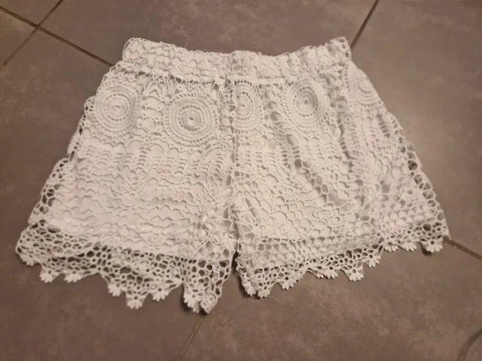 Short blanc dentelle