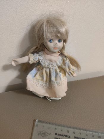 poupée porcelaine ancienne