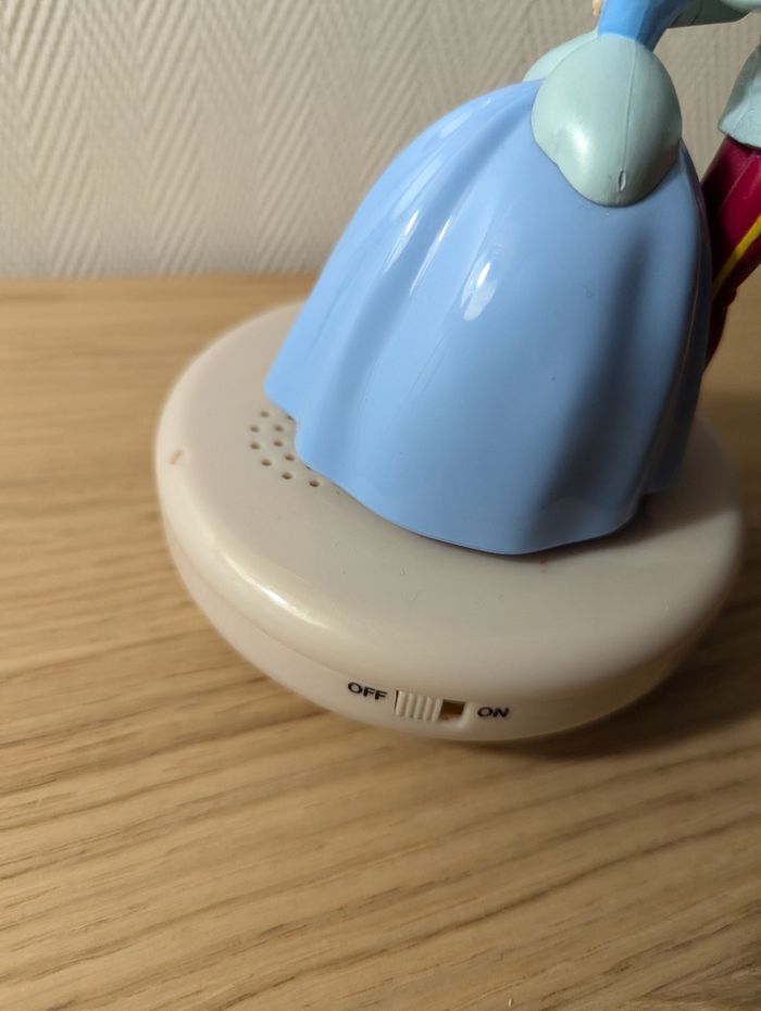 Figurine Disney musical Cendrillon et son prince - photo numéro 6