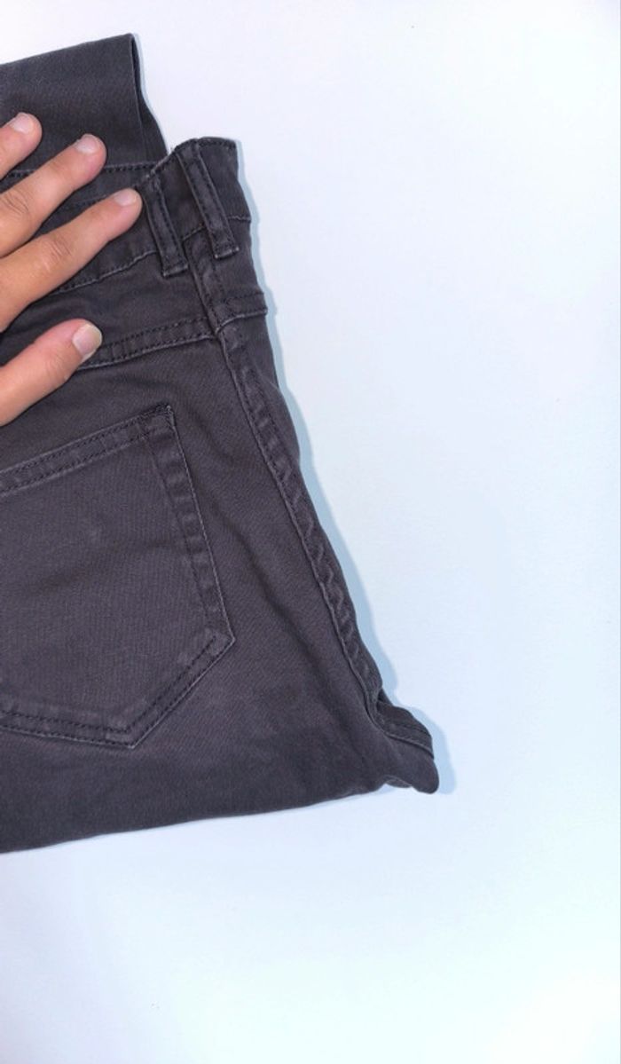 Jeans couleur aubergine - photo numéro 4