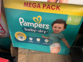 Couche Pampers taille 6