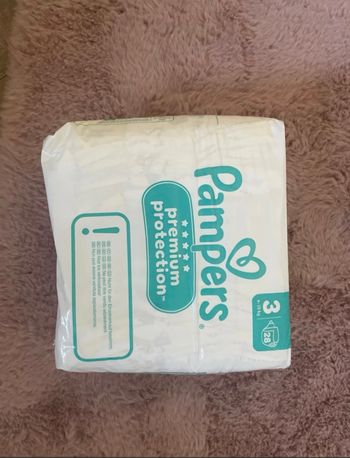 Couches Pampers lot