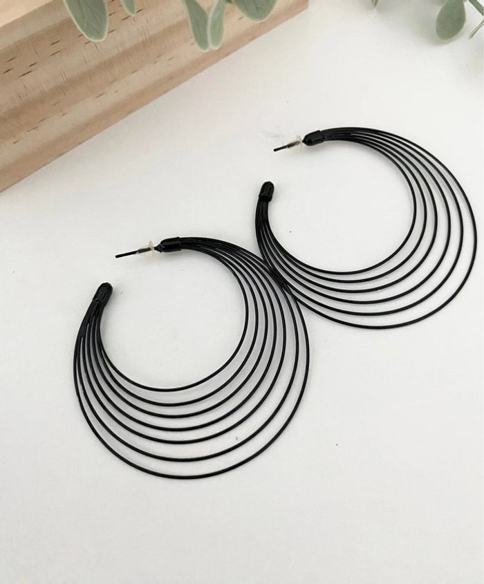 Lot 4 paires boucles d’oreilles 🖤 Noir et Violet 💜 parfait état - photo numéro 3