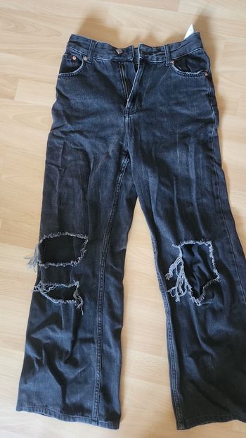 Jean coupe droite avec des trous taille 36