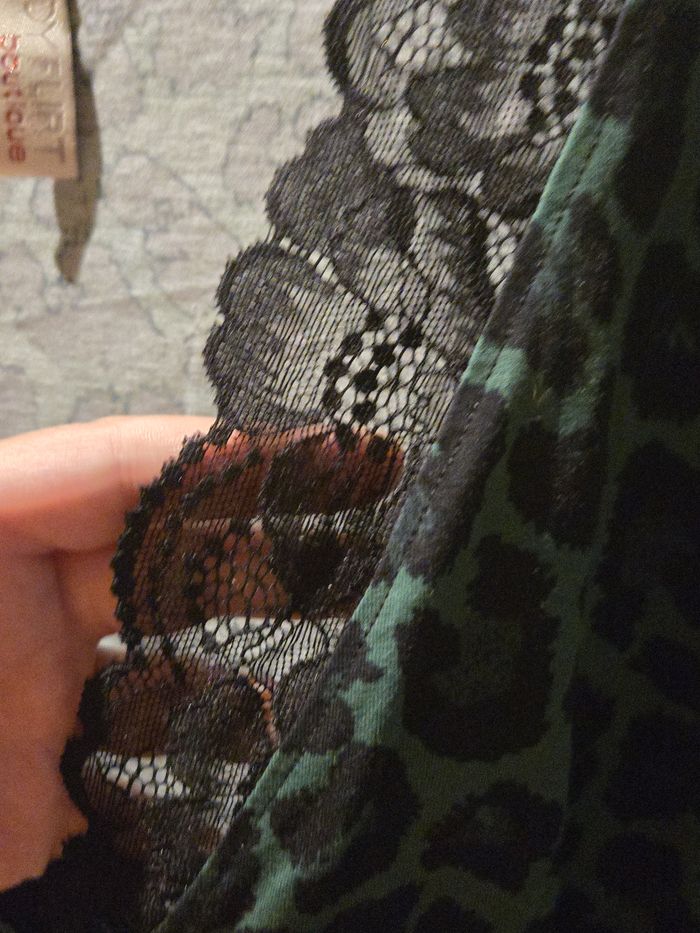 T-shirt vert imprimé leopard T.44/46 Bonprix - photo numéro 9