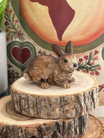Miniature, lapin ou lièvre en résine haute qualité
