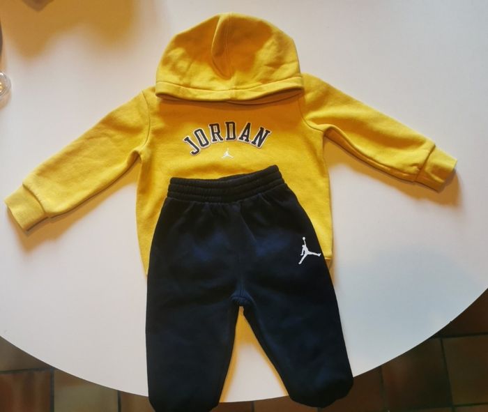 Ensemble jordan 12 mois