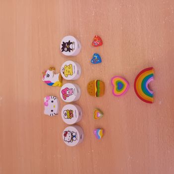 Lot de gommes Hello Kitty