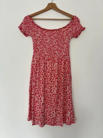 Robe fleurie épaules dénudées femme Stradivarius