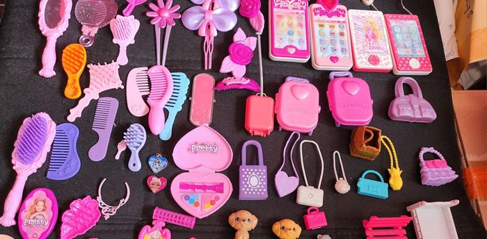 Lots accessoires barbies - photo numéro 3