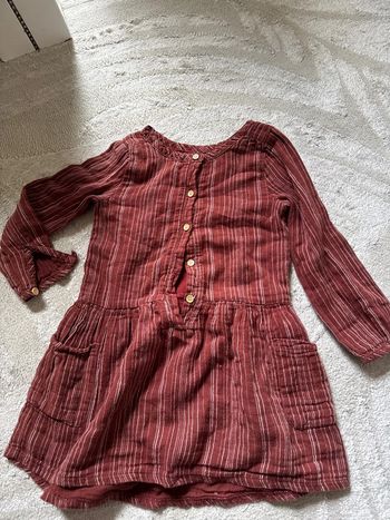 Robe bordeaux 4 ans très bon état