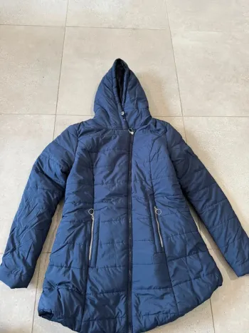 Longue doudoune navy intérieur doux, taille M, neuve sans étiquette