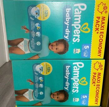 2 cartons de couches pampers taille 5