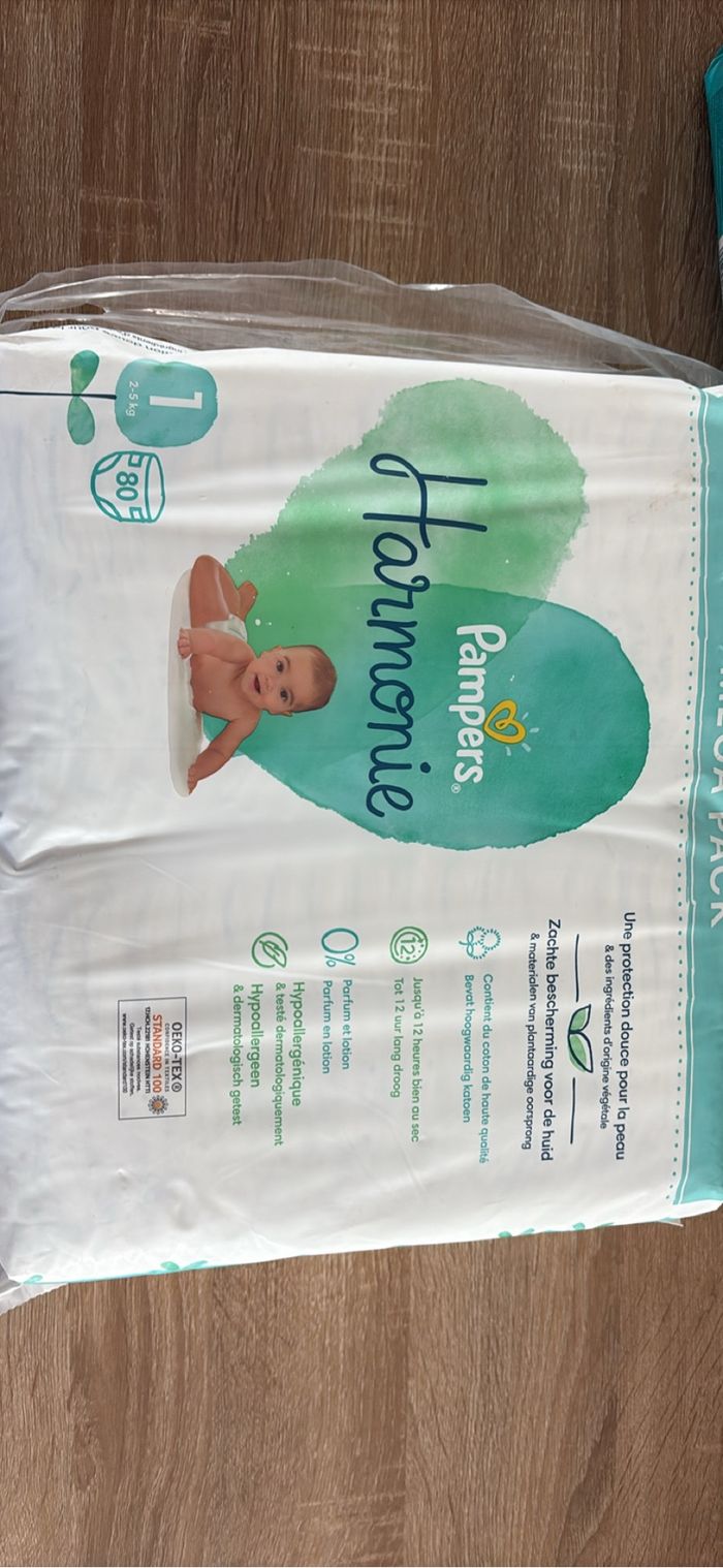 Couches Pampers