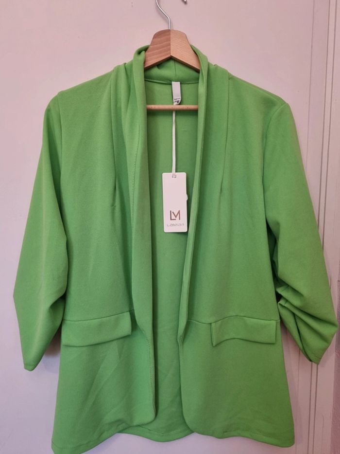 Veste vert granny neuf mais avec mini défaut