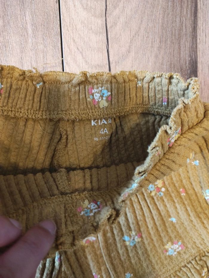 Short 4 ans en TBE Kiabi limite neuf - photo numéro 2