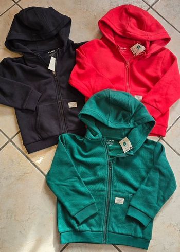 (Neufs non portés) 🏷😍💙🥰superbe  lot sweats zippés molleton et molletonnés 4ans Garçon 💙😍🥰