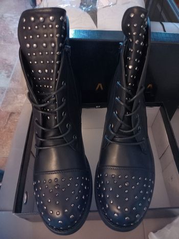 Bottines cloutées neuvesg