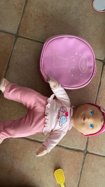 Poupée Corolle interactive + son sac