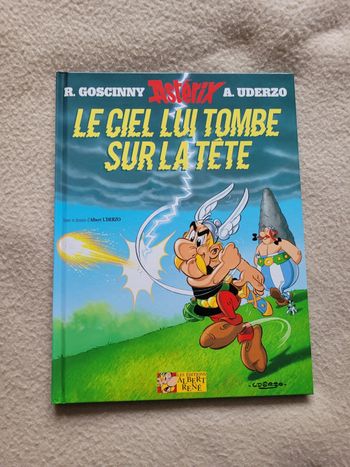 Livre Asterix le ciel lui tombe sur la tête