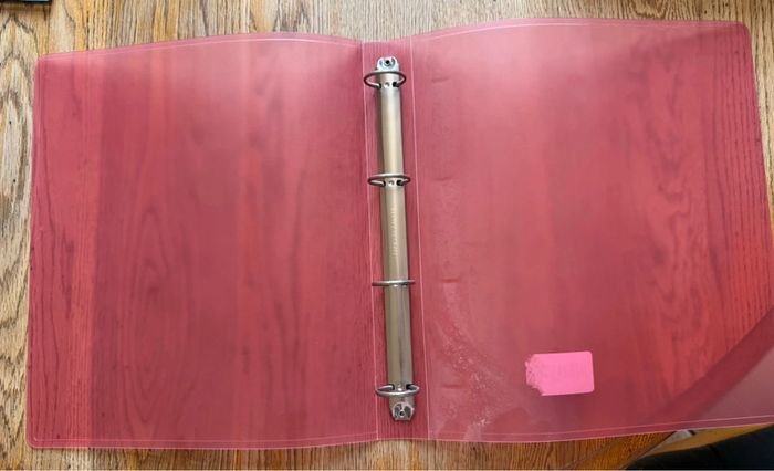 Classeur rouge neuf - photo numéro 3