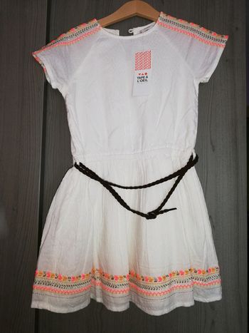 Robe avec ceinture