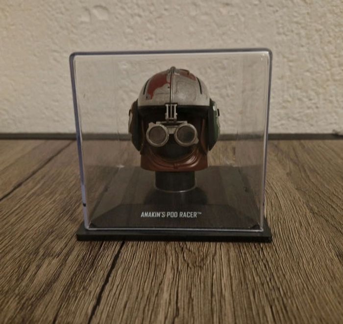 🚀 Casque Anakin's Pod Racer sous vitrine 🚀