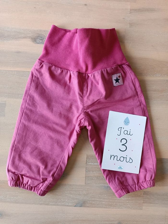Pantalon très bon état 3 mois