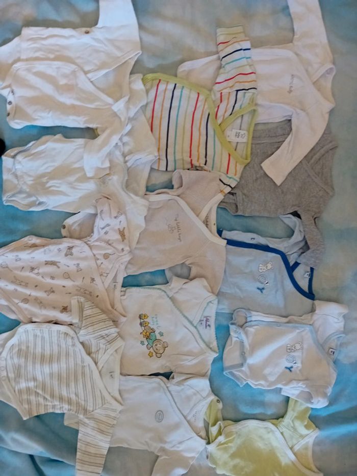 Lots bodys 1 mois - photo numéro 3