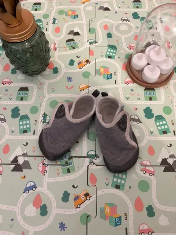 Chaussons souples antidérapant décathlon taille 25