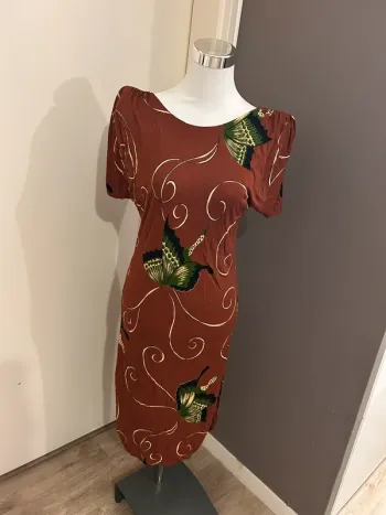 Vintage, robe marron imprimé papillon vert  femme taille 40