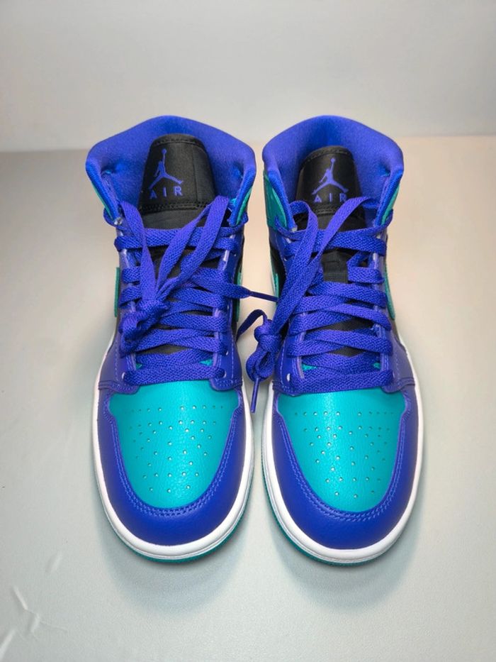 Baskets Jordan one mid black grape violette pointure 37.5 neuves avec boîte - photo numéro 4