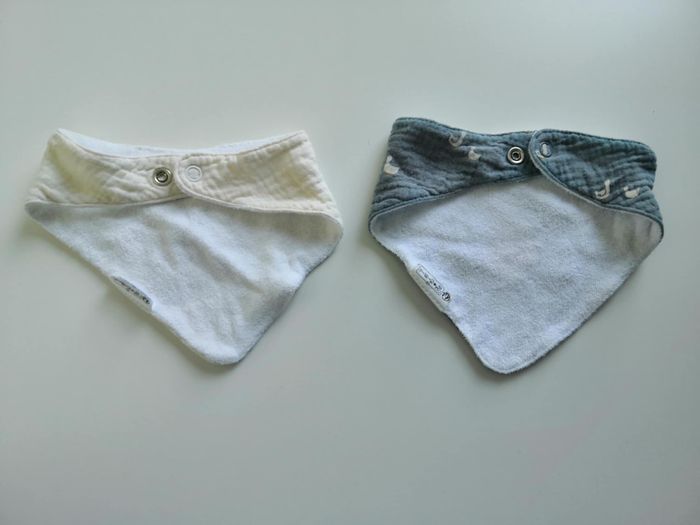Lot de 2 bavoirs bandana Kiabi - photo numéro 2